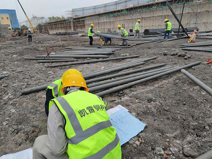 扎兰屯螺栓球网架结构